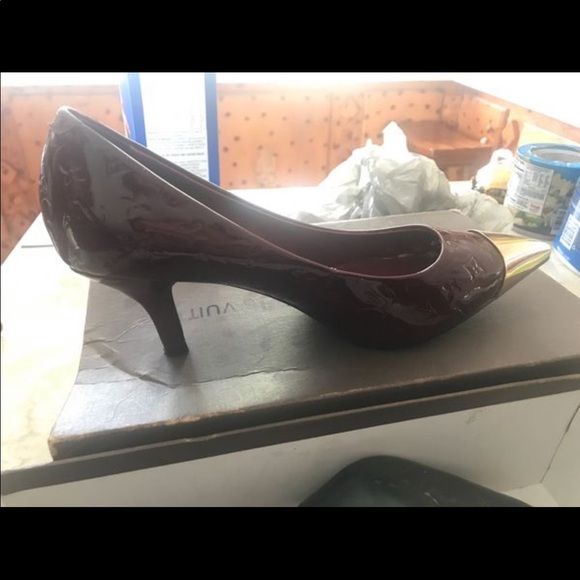 Louis Vuitton - Picture 5 of 6